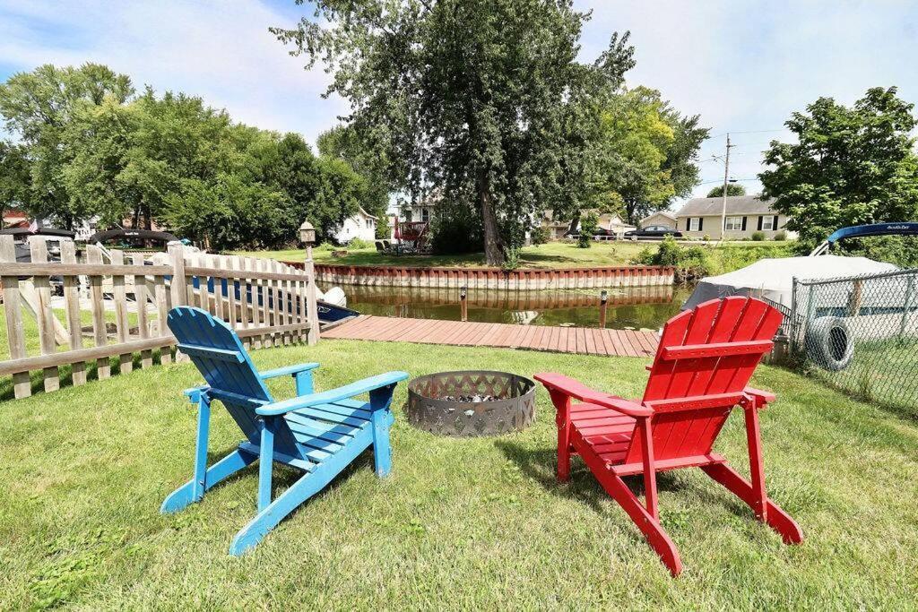Chain O Lakes Nautical 4Bed 3Bath Waterfront With Bonus Room, Large Deck And Hot Tub Fox Lake Exterior photo