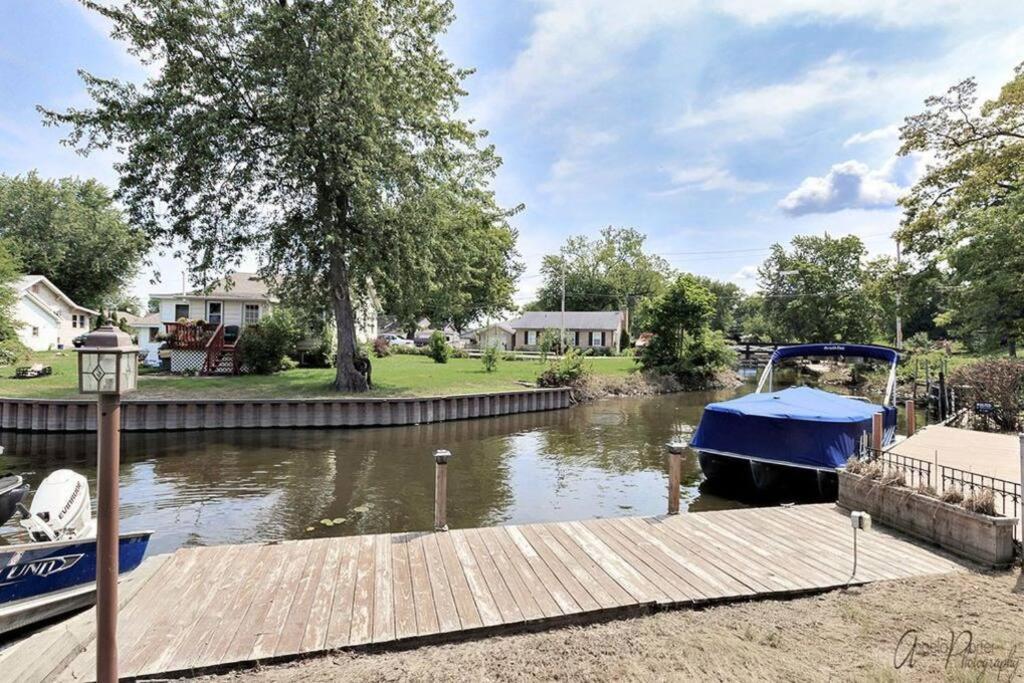 Chain O Lakes Nautical 4Bed 3Bath Waterfront With Bonus Room, Large Deck And Hot Tub Fox Lake Exterior photo