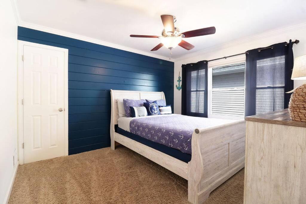 Chain O Lakes Nautical 4Bed 3Bath Waterfront With Bonus Room, Large Deck And Hot Tub Fox Lake Exterior photo