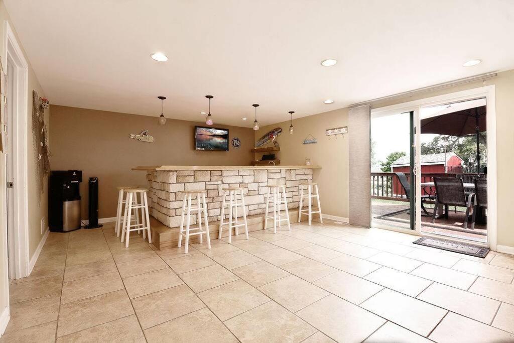 Chain O Lakes Nautical 4Bed 3Bath Waterfront With Bonus Room, Large Deck And Hot Tub Fox Lake Exterior photo