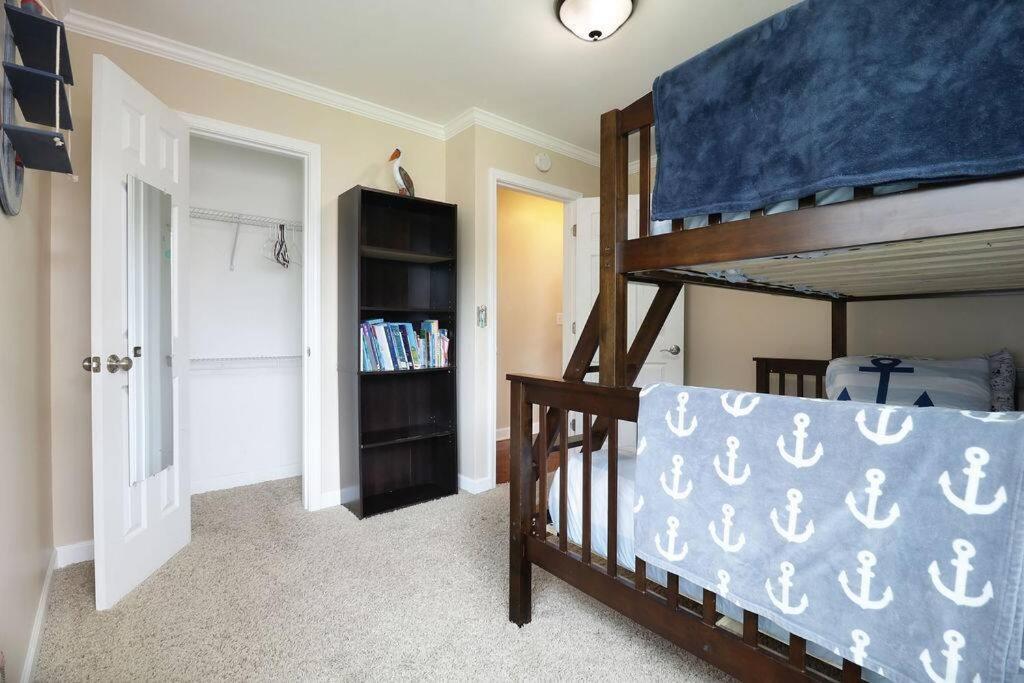 Chain O Lakes Nautical 4Bed 3Bath Waterfront With Bonus Room, Large Deck And Hot Tub Fox Lake Exterior photo