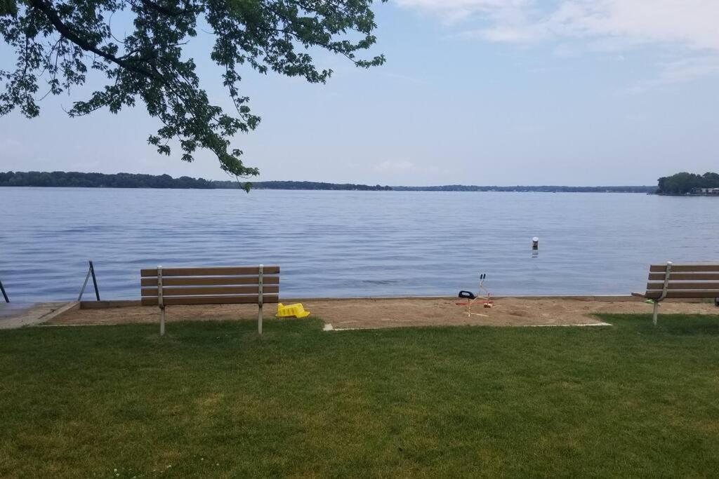 Chain O Lakes Nautical 4Bed 3Bath Waterfront With Bonus Room, Large Deck And Hot Tub Fox Lake Exterior photo