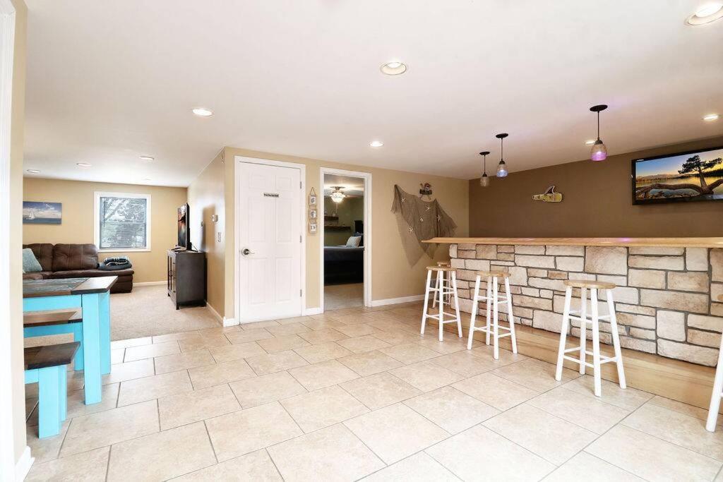 Chain O Lakes Nautical 4Bed 3Bath Waterfront With Bonus Room, Large Deck And Hot Tub Fox Lake Exterior photo