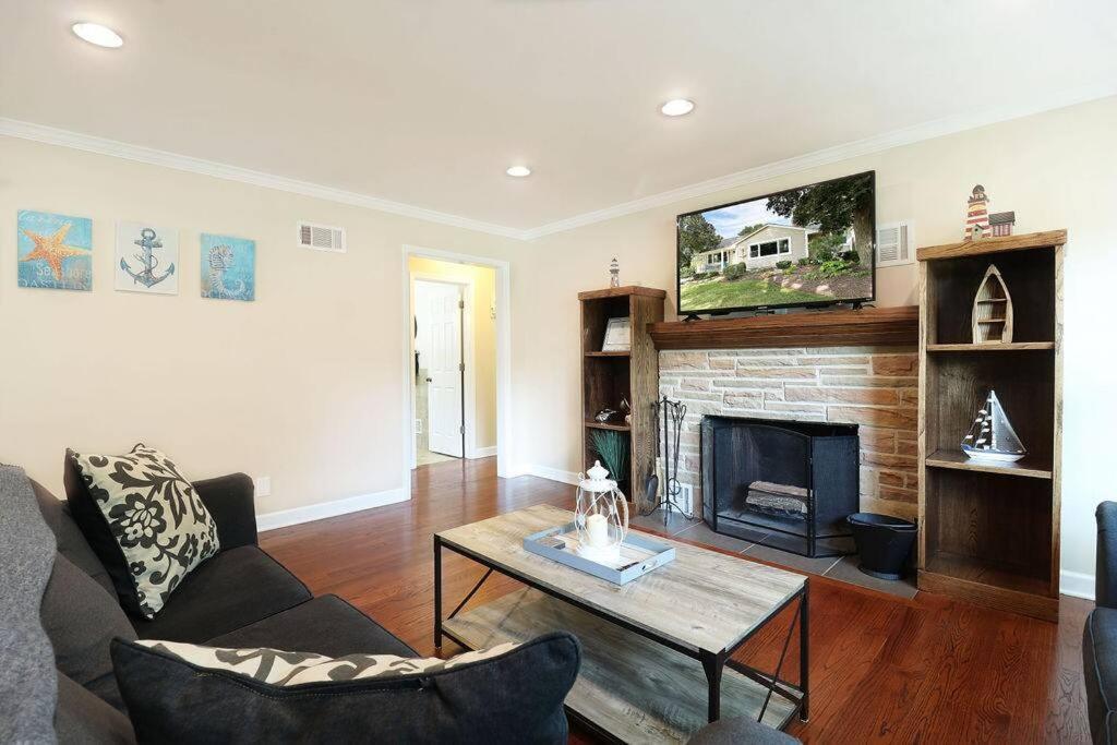 Chain O Lakes Nautical 4Bed 3Bath Waterfront With Bonus Room, Large Deck And Hot Tub Fox Lake Exterior photo