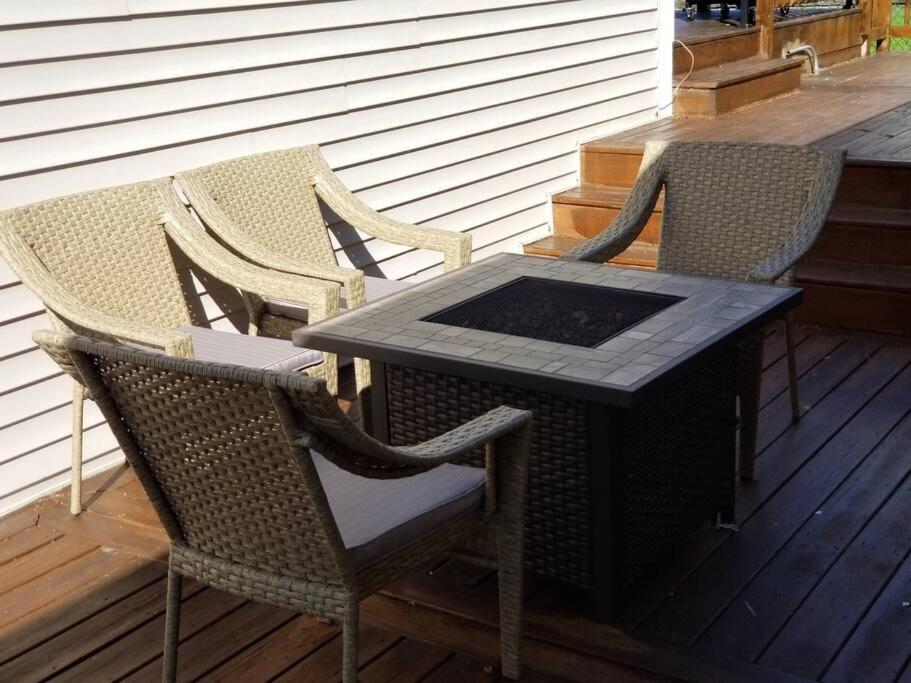 Chain O Lakes Nautical 4Bed 3Bath Waterfront With Bonus Room, Large Deck And Hot Tub Fox Lake Exterior photo