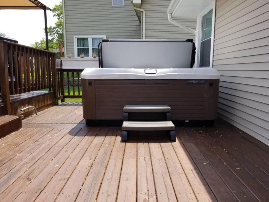 Chain O Lakes Nautical 4Bed 3Bath Waterfront With Bonus Room, Large Deck And Hot Tub Fox Lake Exterior photo
