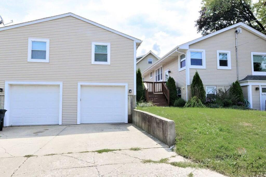 Chain O Lakes Nautical 4Bed 3Bath Waterfront With Bonus Room, Large Deck And Hot Tub Fox Lake Exterior photo